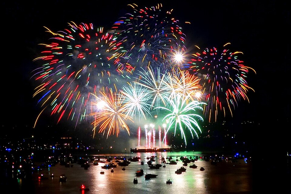 File:Canada's fireworks at the 2013 Celebration of Light in Vancouver, BC.jpg